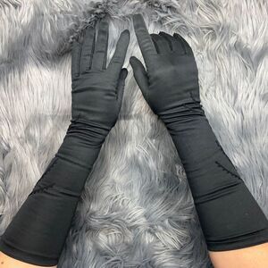Vintage Black Embroidered Detail Evening Gloves